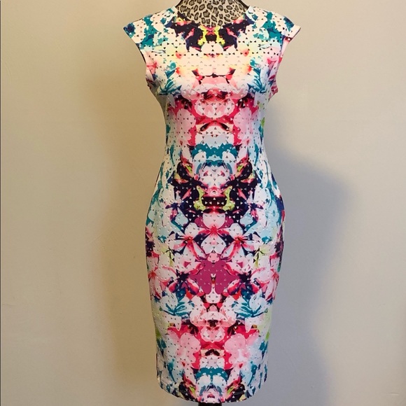 Bisou Bisou Dresses & Skirts - 💲🖤Tropical Print Laser Cut Sheath🖤💲